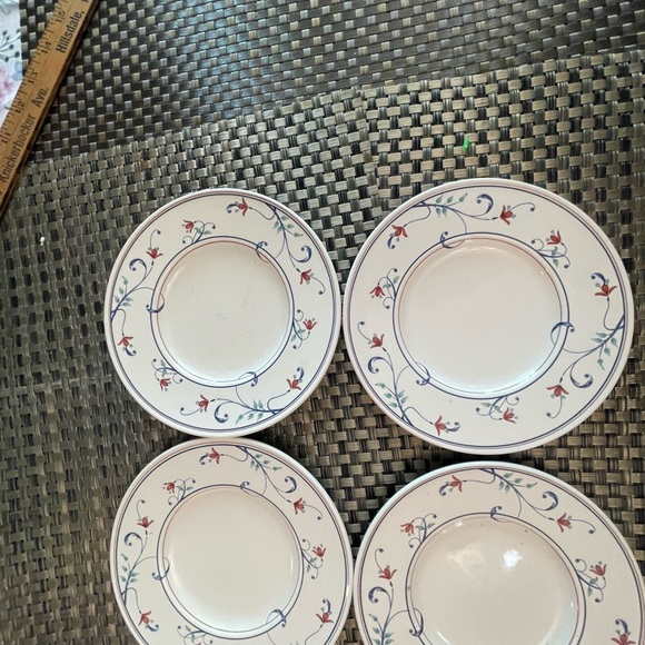 Mikasa White Dinner Plates with Red and Blue Floral Design - Picture 1 of 5